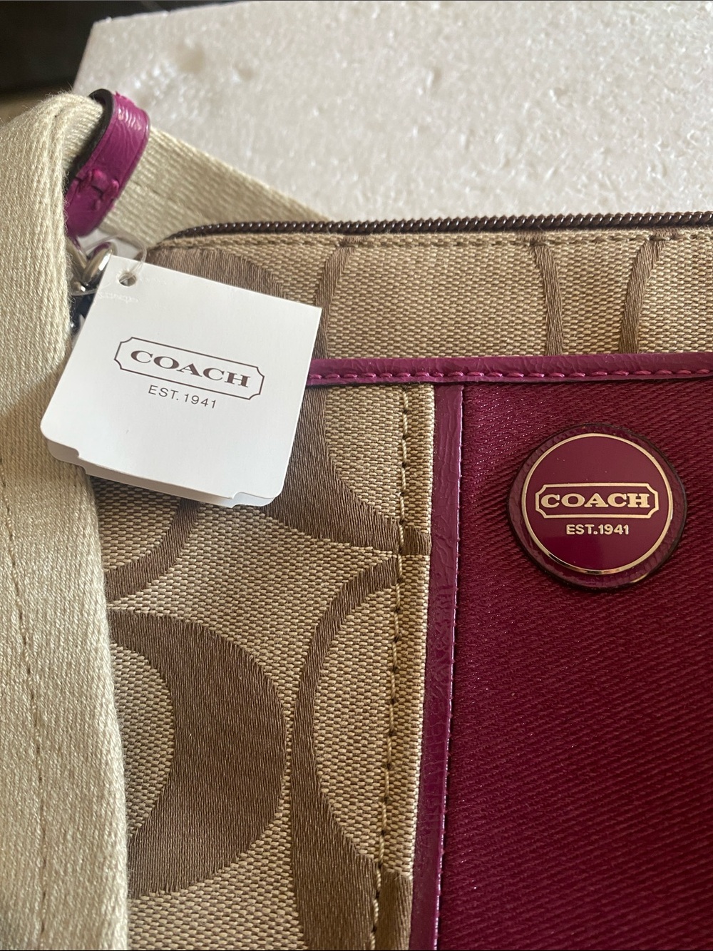 NWT Coach Signature Canvas Crossbody Bag in Beige and Magenta - Picture 2 of 8